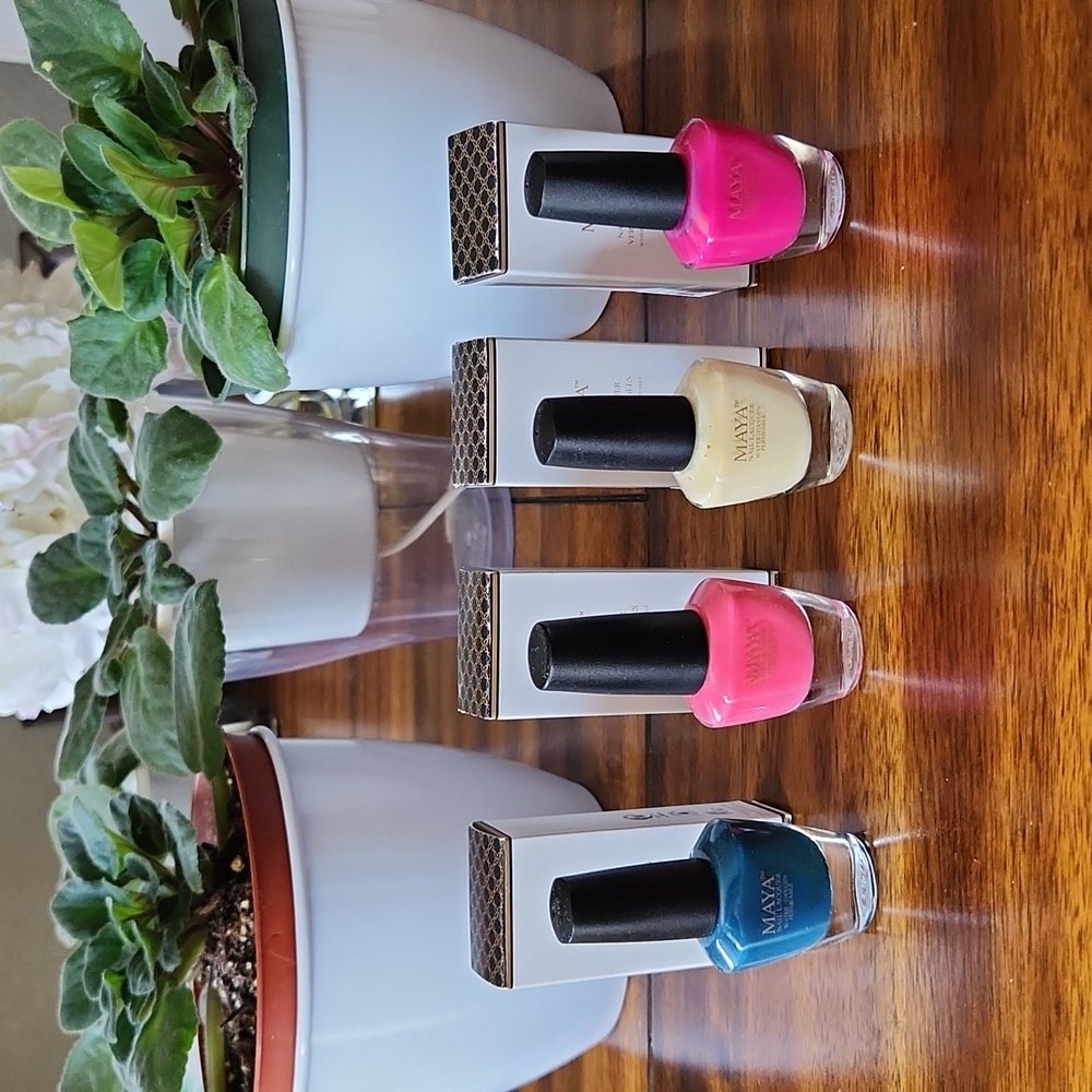 Maya Nail Lacquer Polish